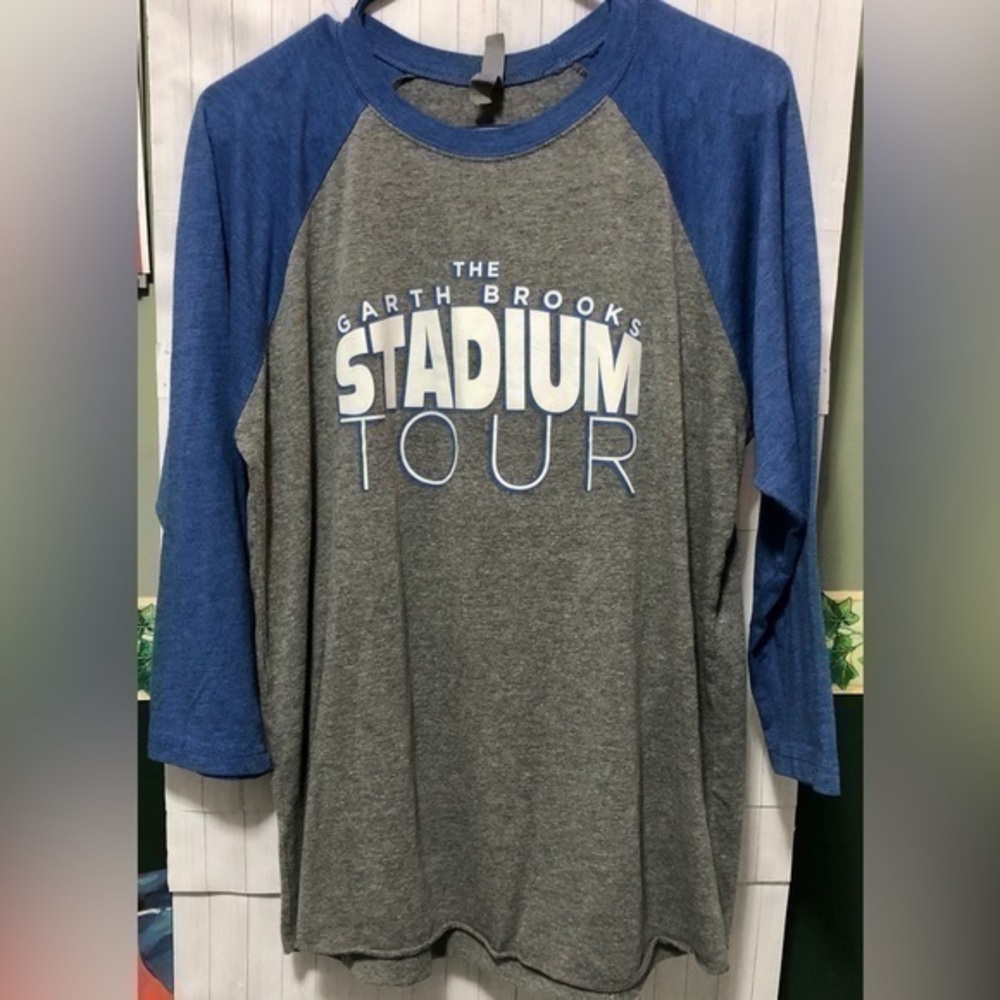 🧧Garth Brooks gray & blue Official Stadium Tour raglan sleeve jersey